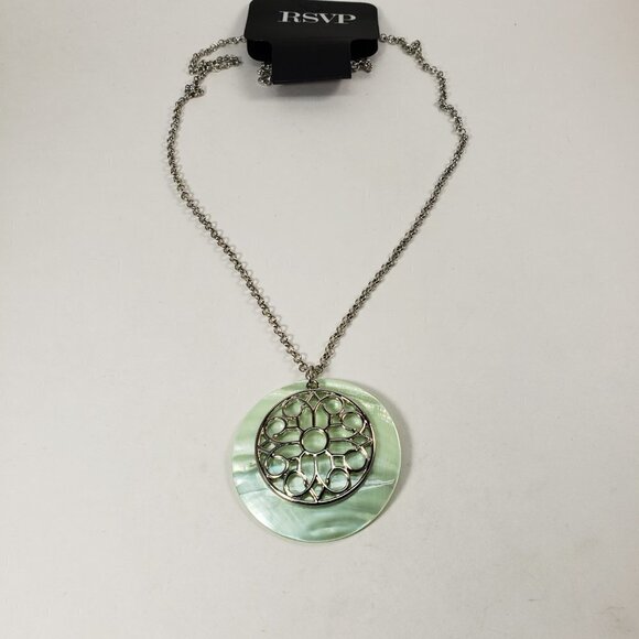 Silver-tone Filigree Seashell Circle Design Pendant Necklace  - Women jewelry - Picture 10 of 11